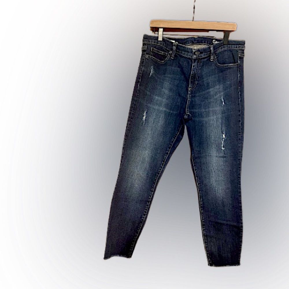 GAP - Dark Wash Jeans - Size 32
